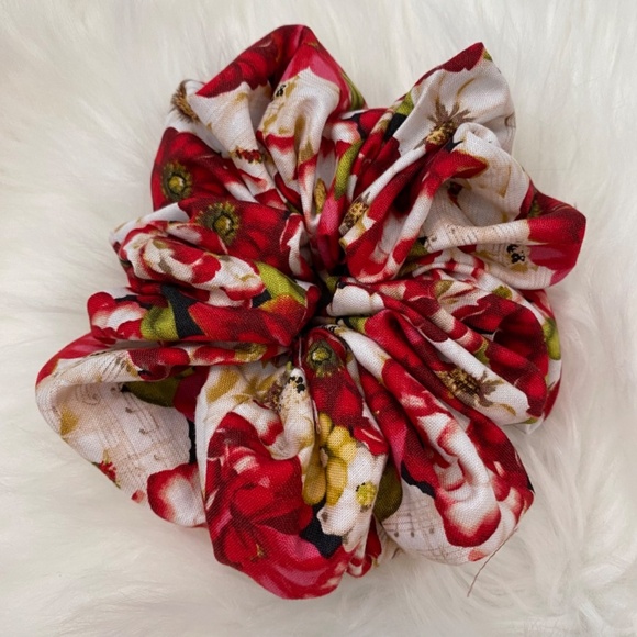 Floral Hair Scrunchie. Multicolor. Medium - Picture 6 of 10